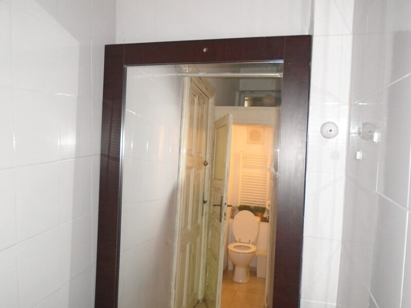 Banu Manta, Titulescu, 2 camere in vila